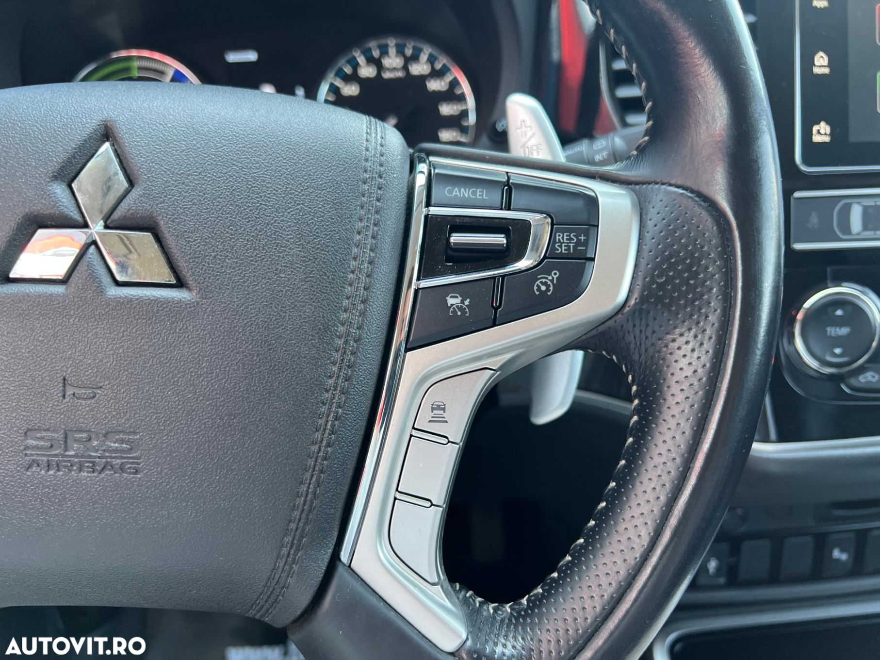 Mitsubishi Outlander - 13