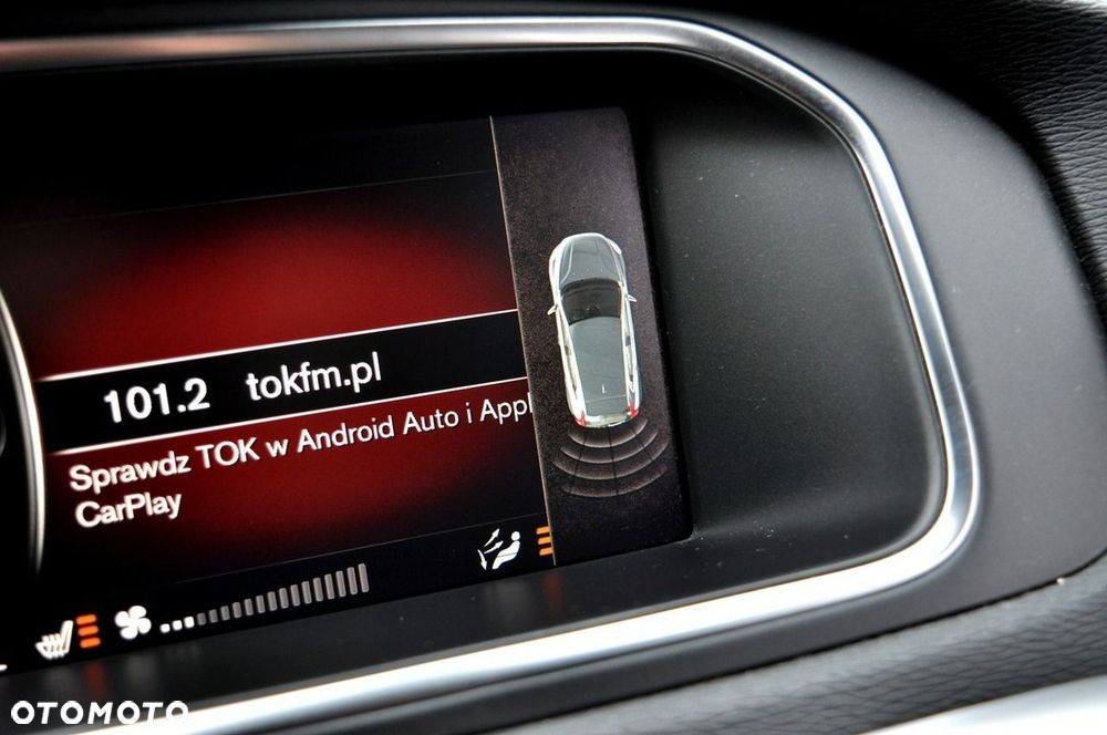 Volvo V40 D2 Drive-E R-Design Momentum - 17