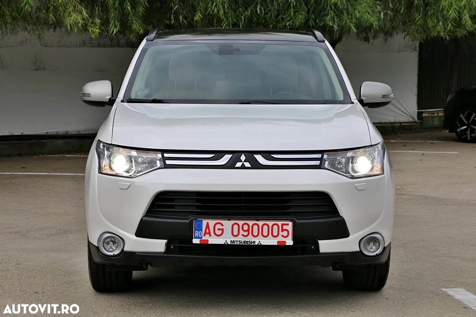 Mitsubishi Outlander 2.2 DI-D 4WD Automatik Diamant Edition - 9