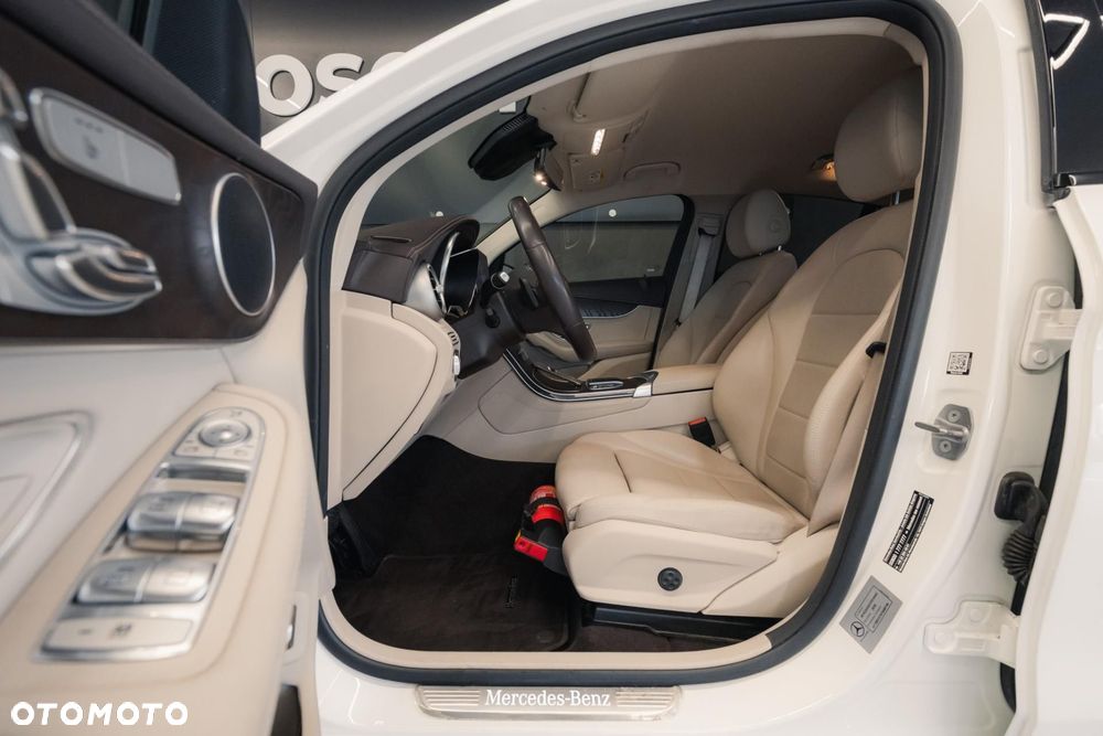 Mercedes-Benz GLC 300 e 4-Matic - 14