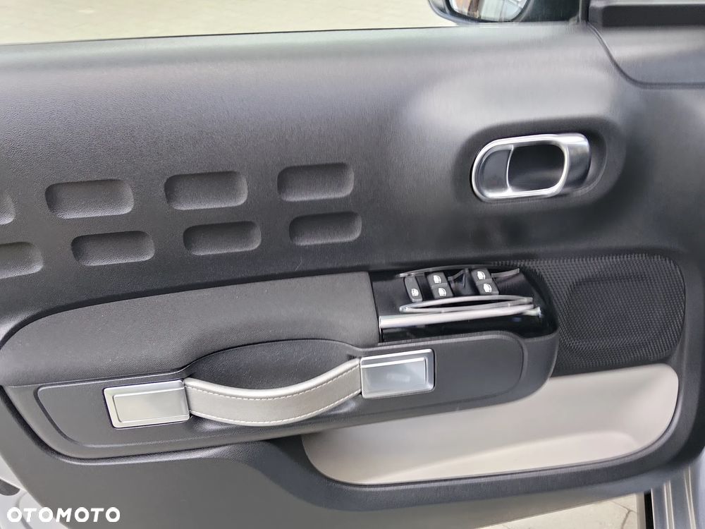 Citroën C3 1.2 PureTech Shine - 25