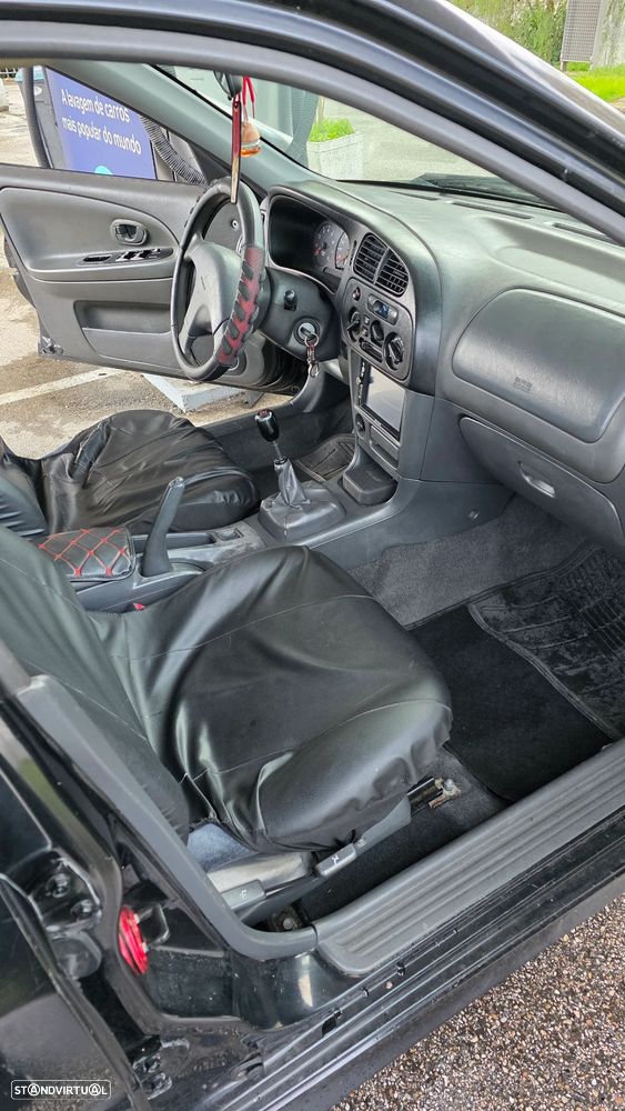 Mitsubishi Lancer 1.3 GLX - 19