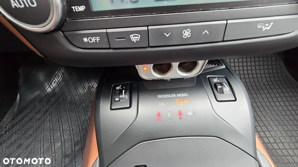 Toyota Avensis - 35