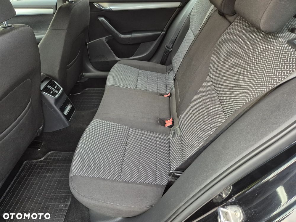 Skoda Octavia 2.0 TDI Edition DSG - 18