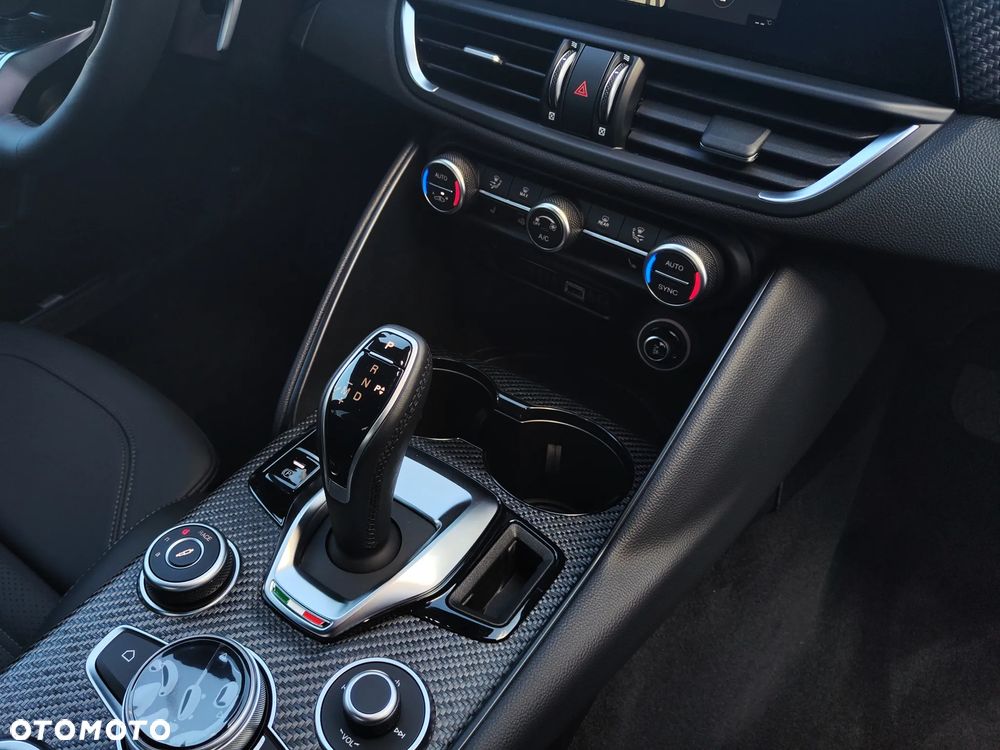 Alfa Romeo Giulia 2.9 Bi Turbo V6 Quadrifoglio - 26