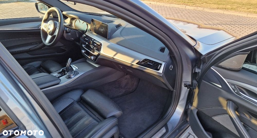 BMW Seria 5 530i xDrive M Sport sport - 16