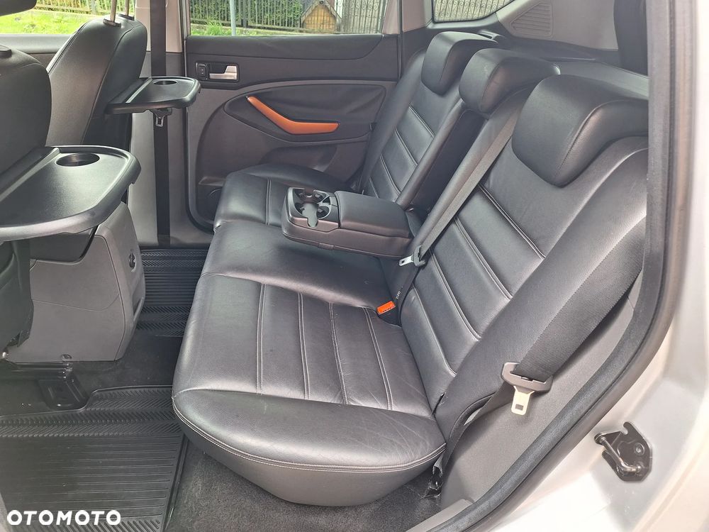Ford Kuga - 28