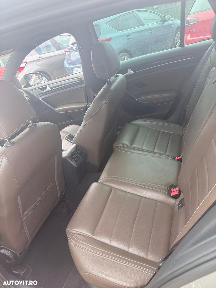 Volkswagen Golf Standard - 10
