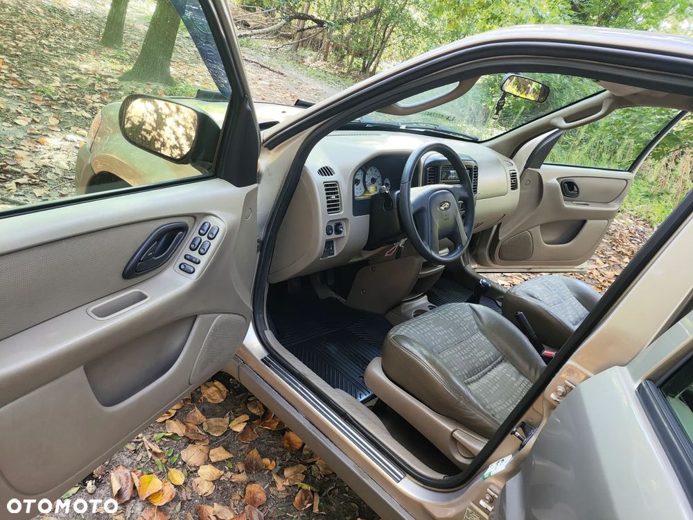 Ford Escape - 36