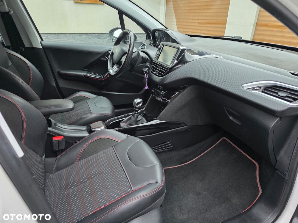 Peugeot 2008 PureTech 130 Stop&Start GT-Line Edition - 16