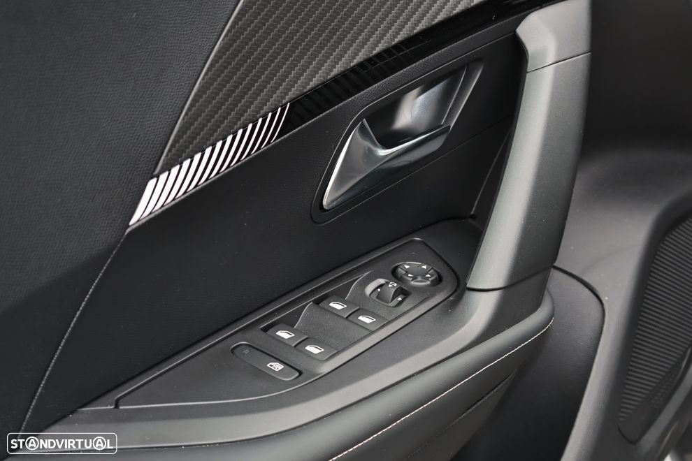 Peugeot 2008 1.2 Allure - 17