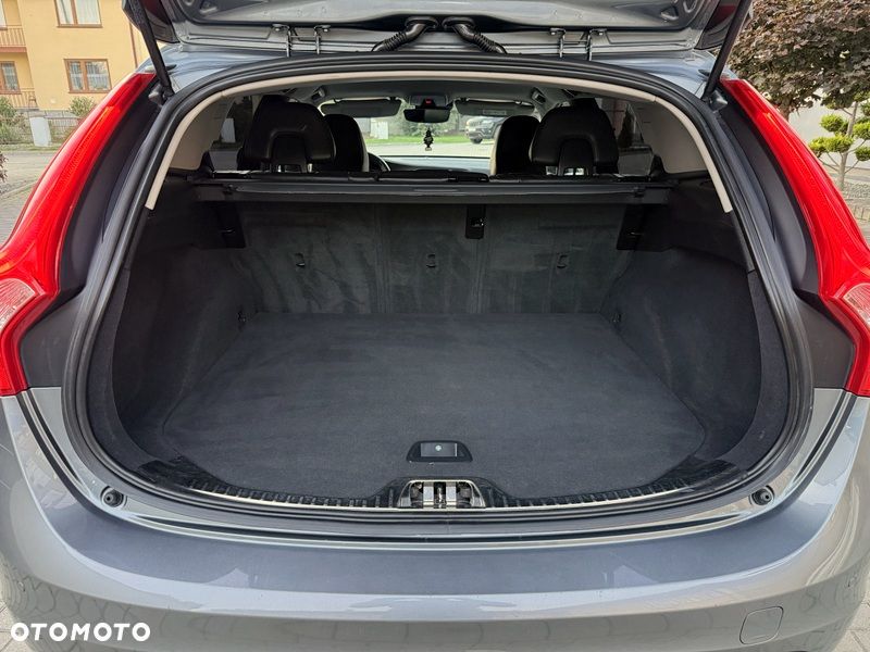 Volvo V60 Cross Country D3 Momentum - 13