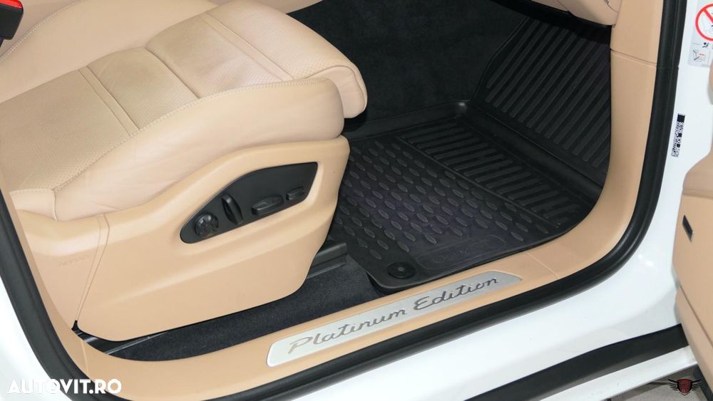 Porsche Cayenne Tiptronic S Platinum Edition - 30