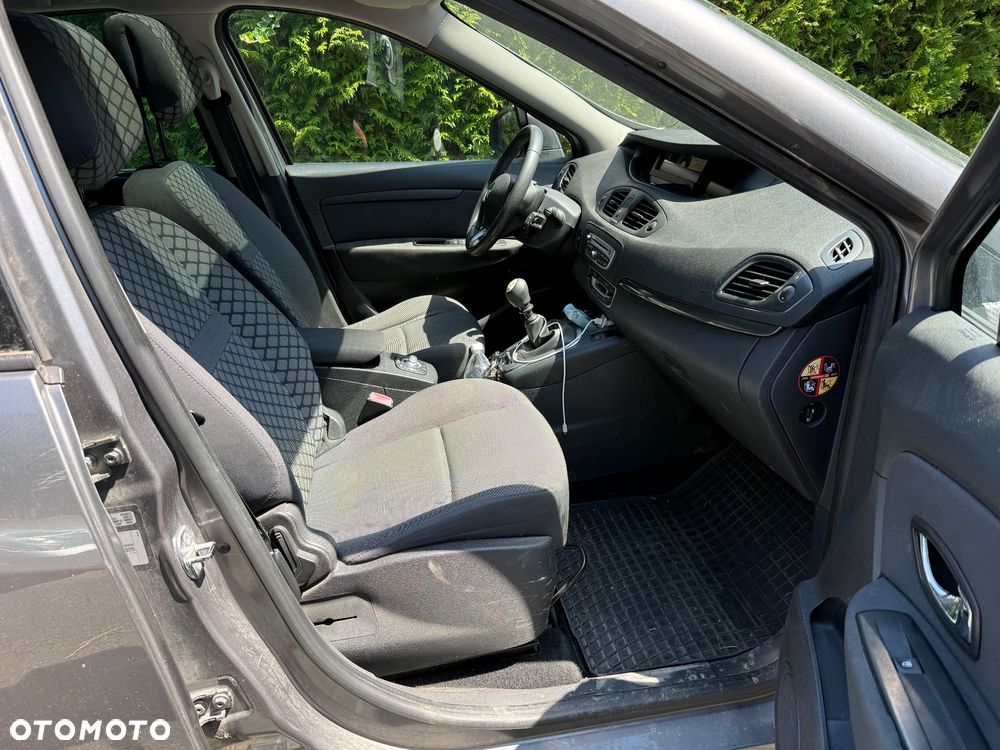 Renault Grand Scenic - 13
