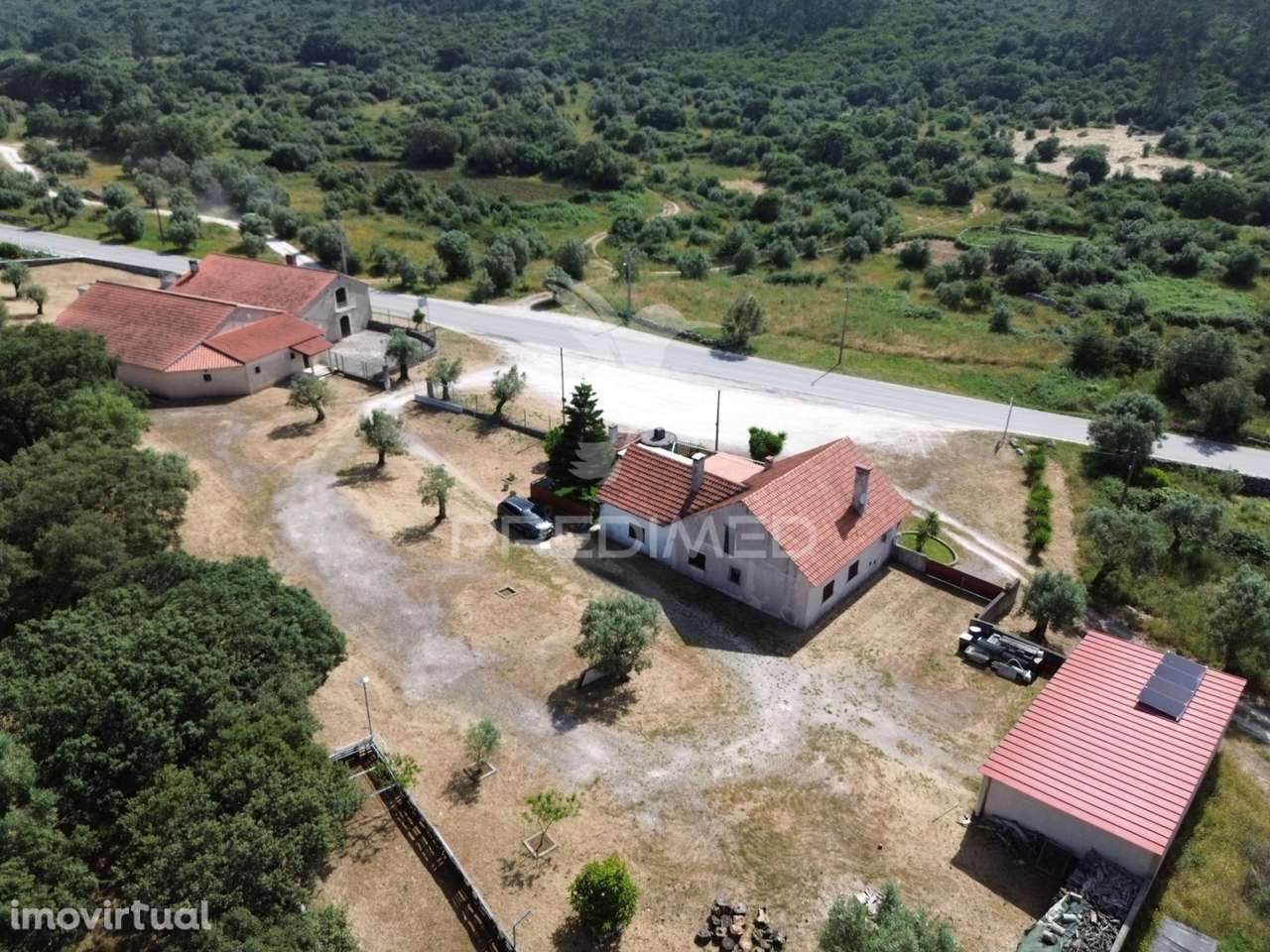 Moradia + Estabelecimento Comercial - Mendiga, Porto de Mós - Grande imagem: 3/36