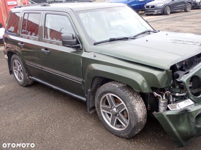 Jeep Patriot 2.4 Limited CVT2 - 4