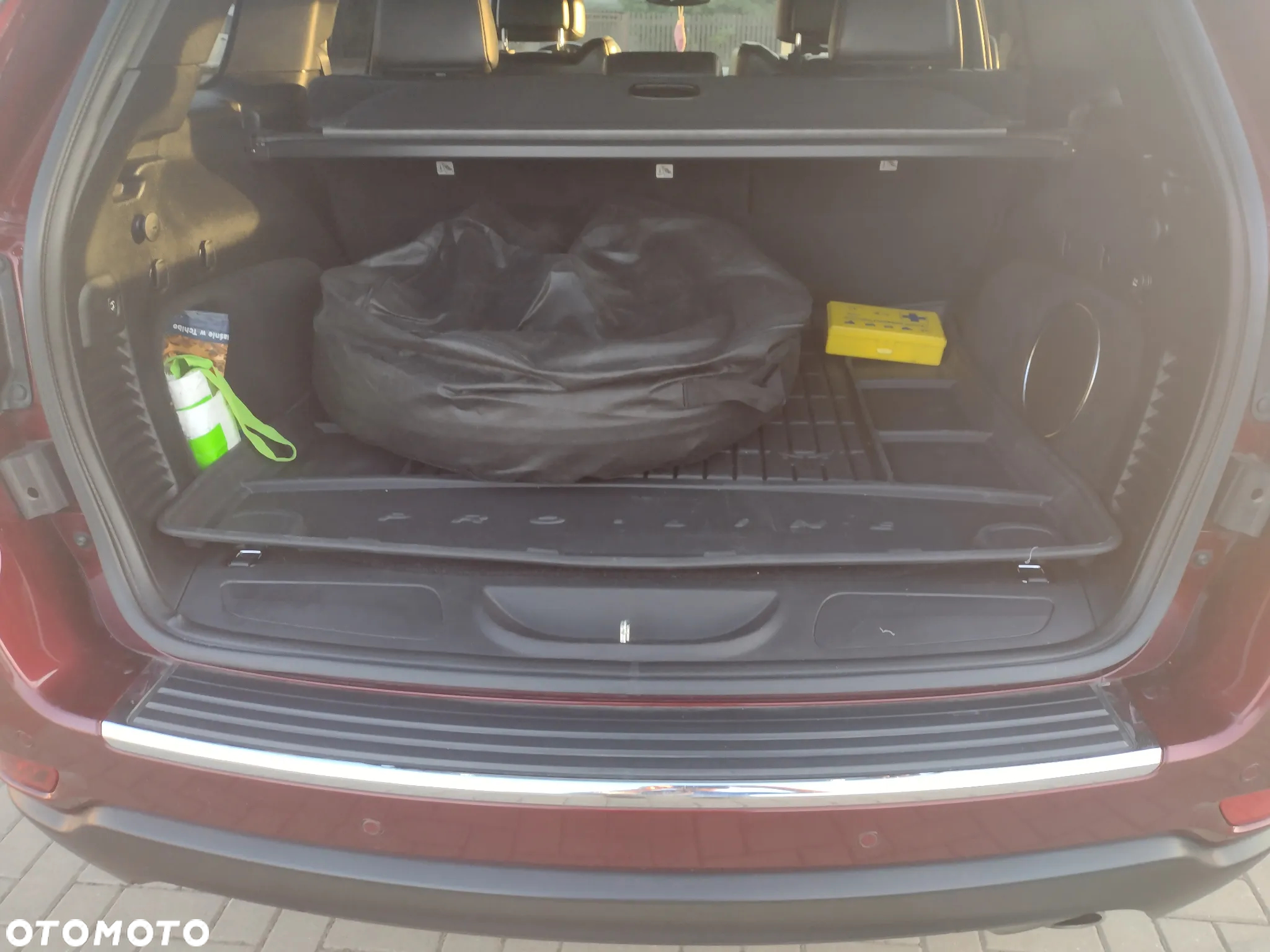 Jeep Grand Cherokee - 28