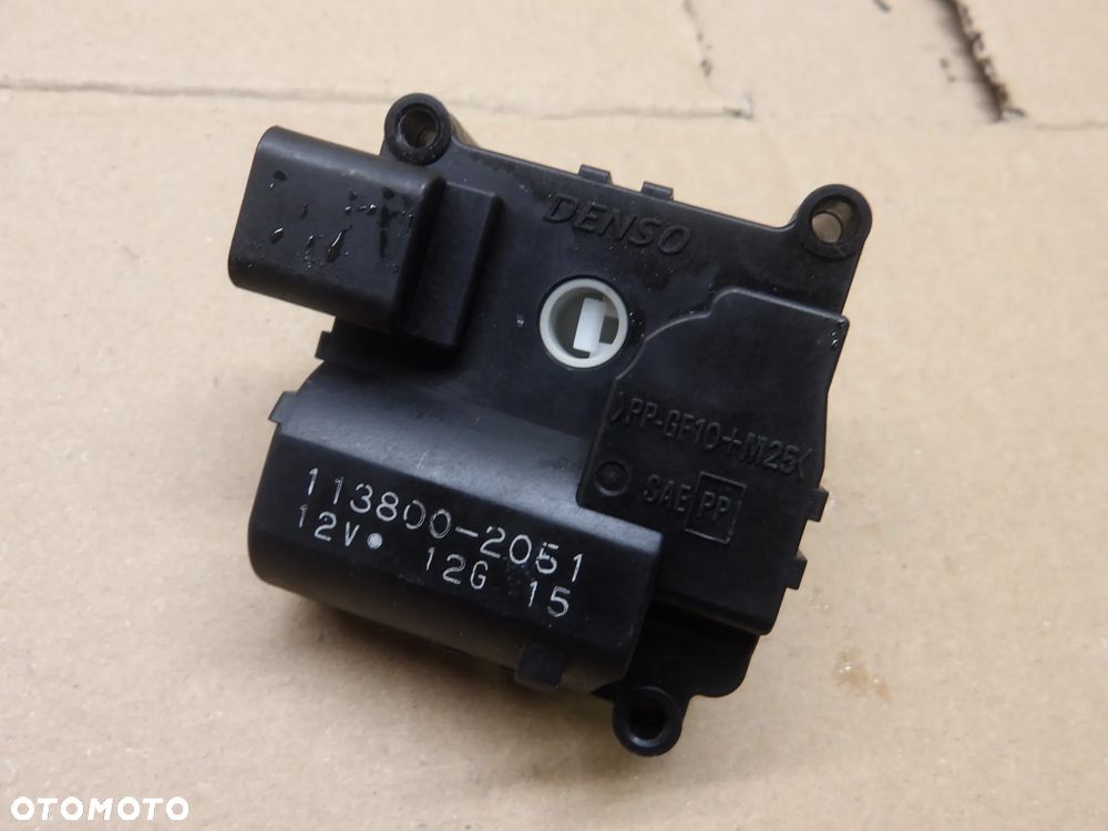 TOYOTA COROLLA VERSO 2.2D SILNICZEK NAGRZEWNICY 113800-2051 - 1