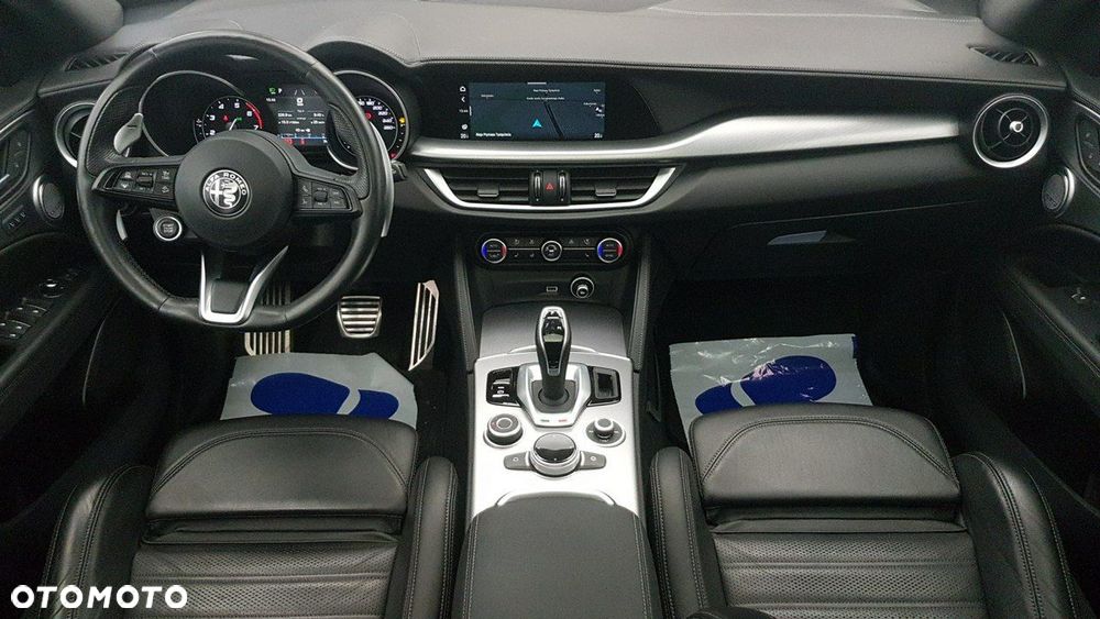 Alfa Romeo Stelvio - 14