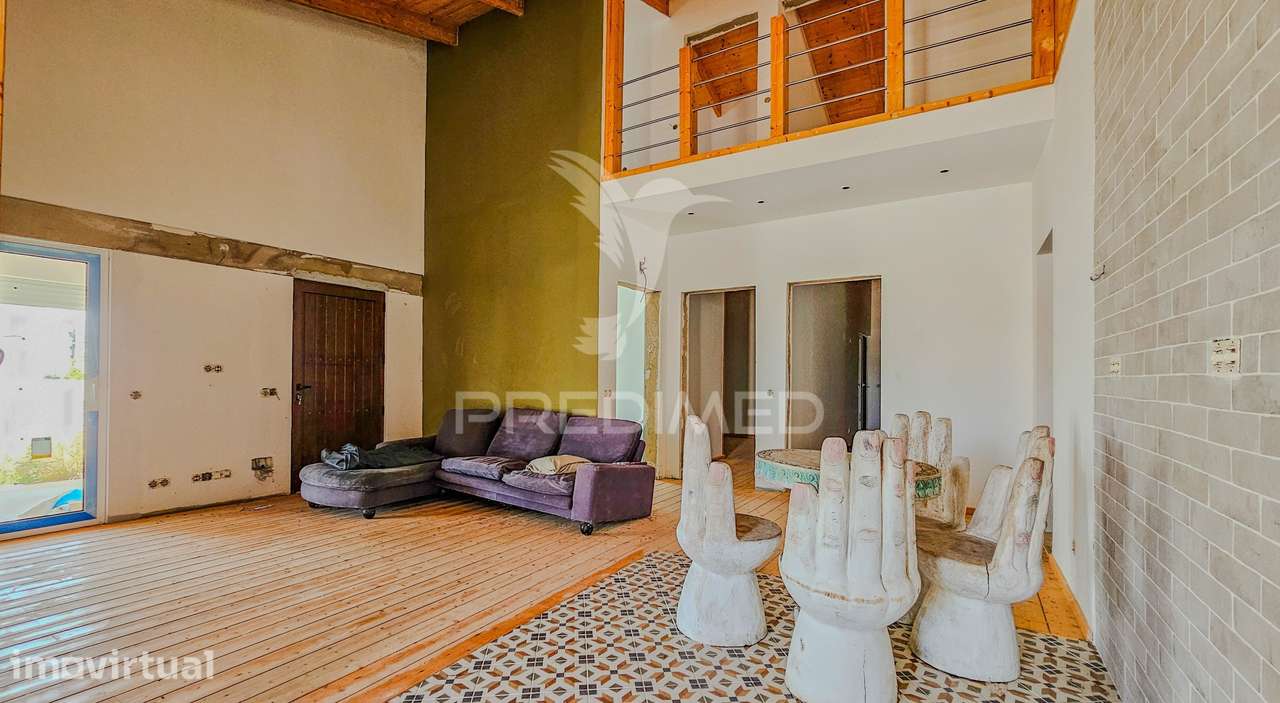 Projeto Aprovado para Moradia Moderna com Piscina em Lote de 558 m² - Grande imagem: 2/21