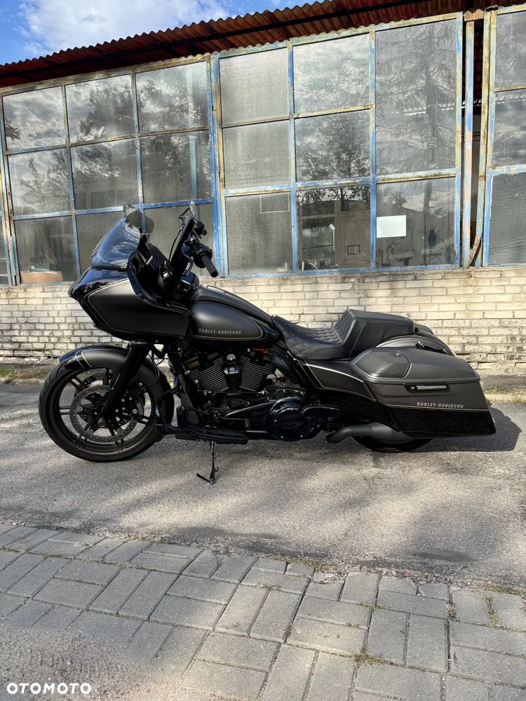 Harley-Davidson Touring Road Glide - 12