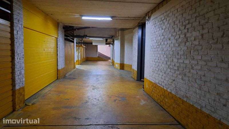 Garagem fechada no centro da cidade - Grande imagem: 5/6