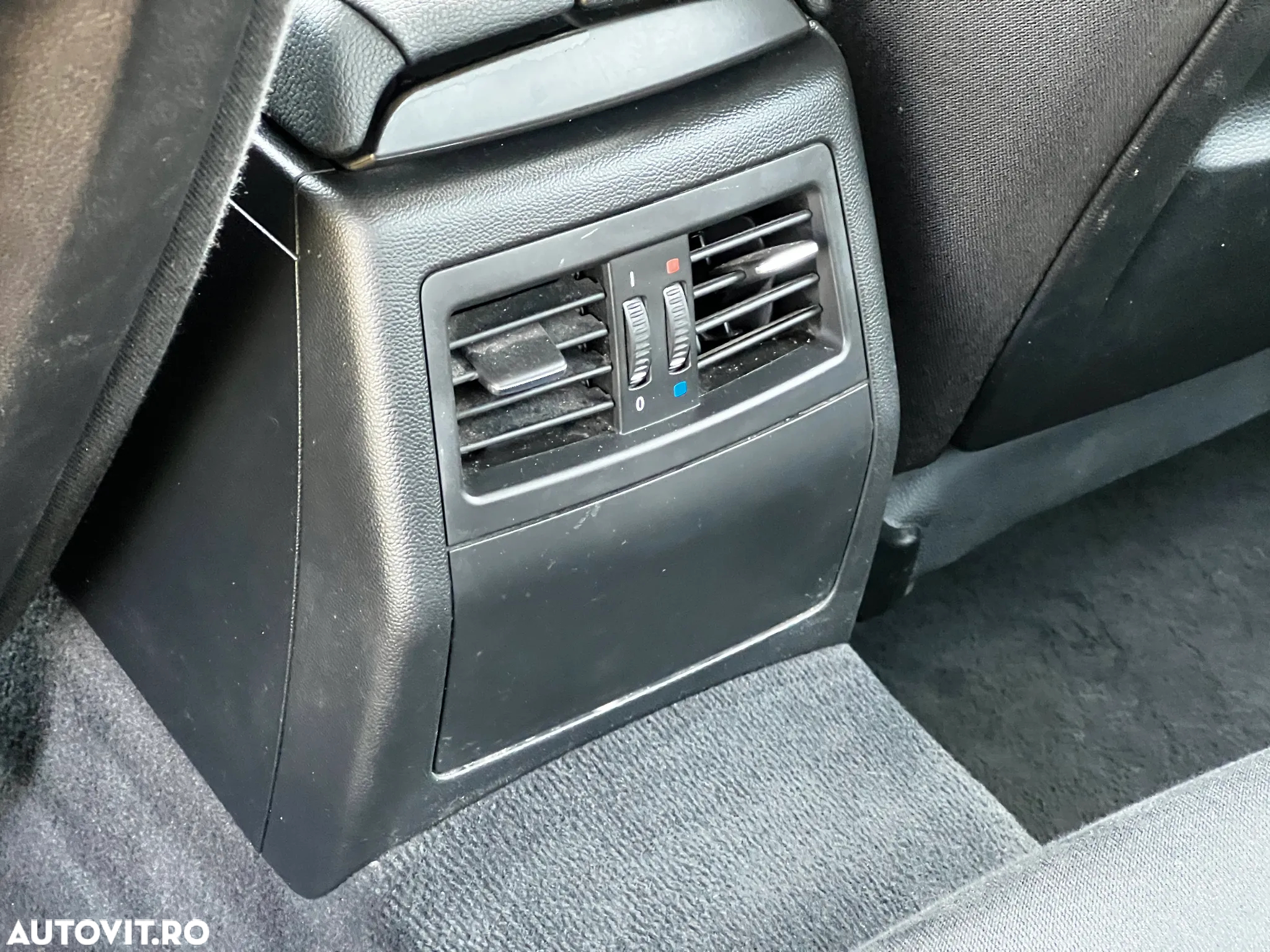 BMW Seria 3 320d Aut. - 29