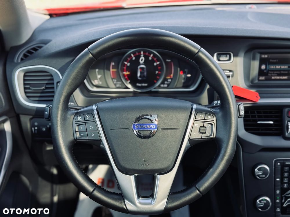 Volvo V40 T2 Momentum - 26