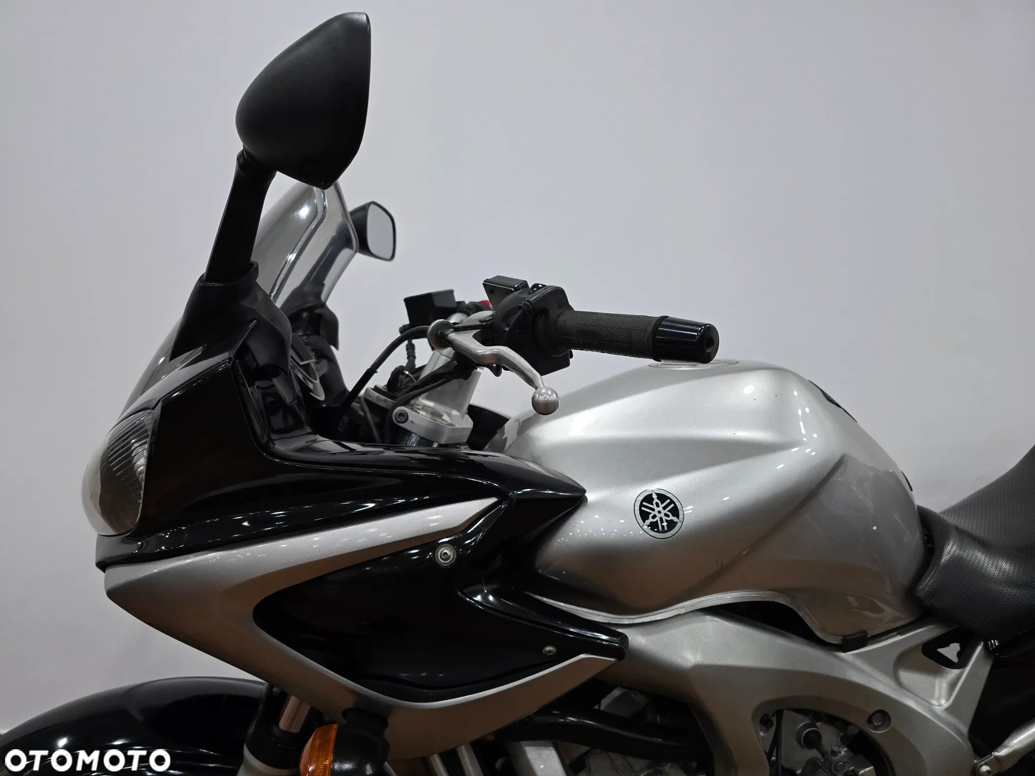 Yamaha FZ - 22
