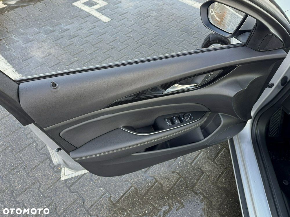 Opel Insignia - 15