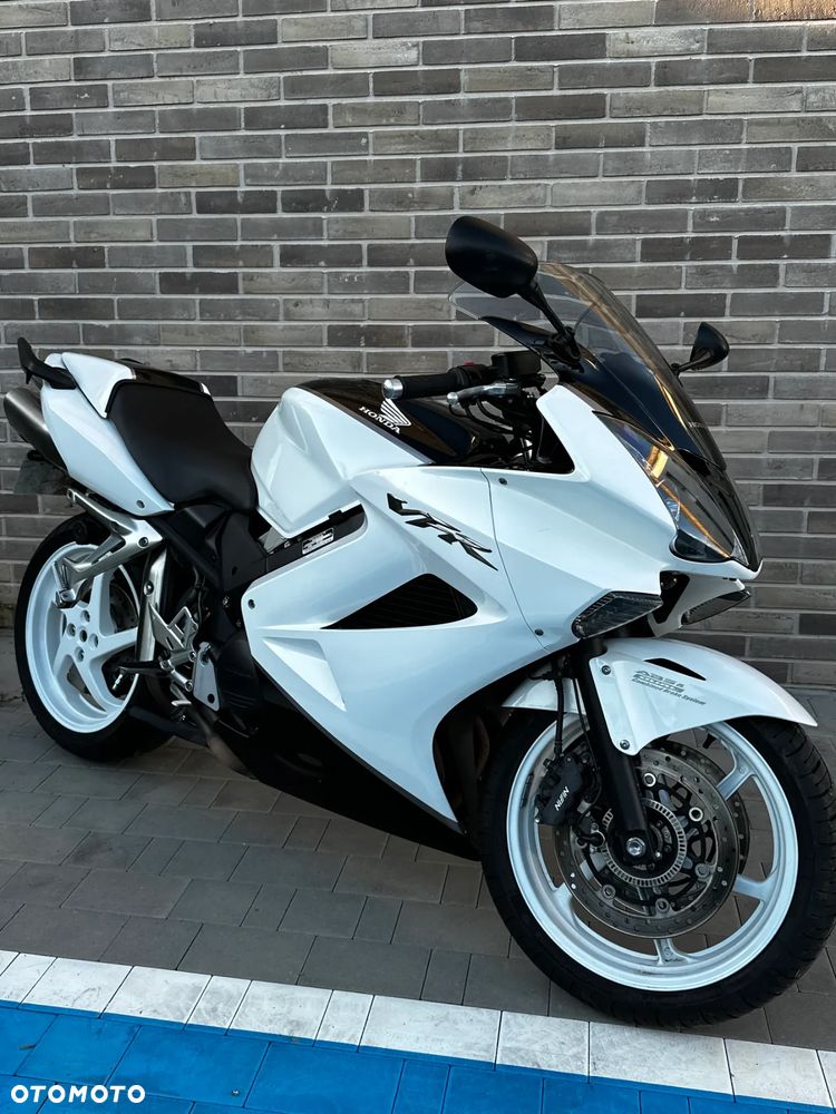 Honda VFR - 1