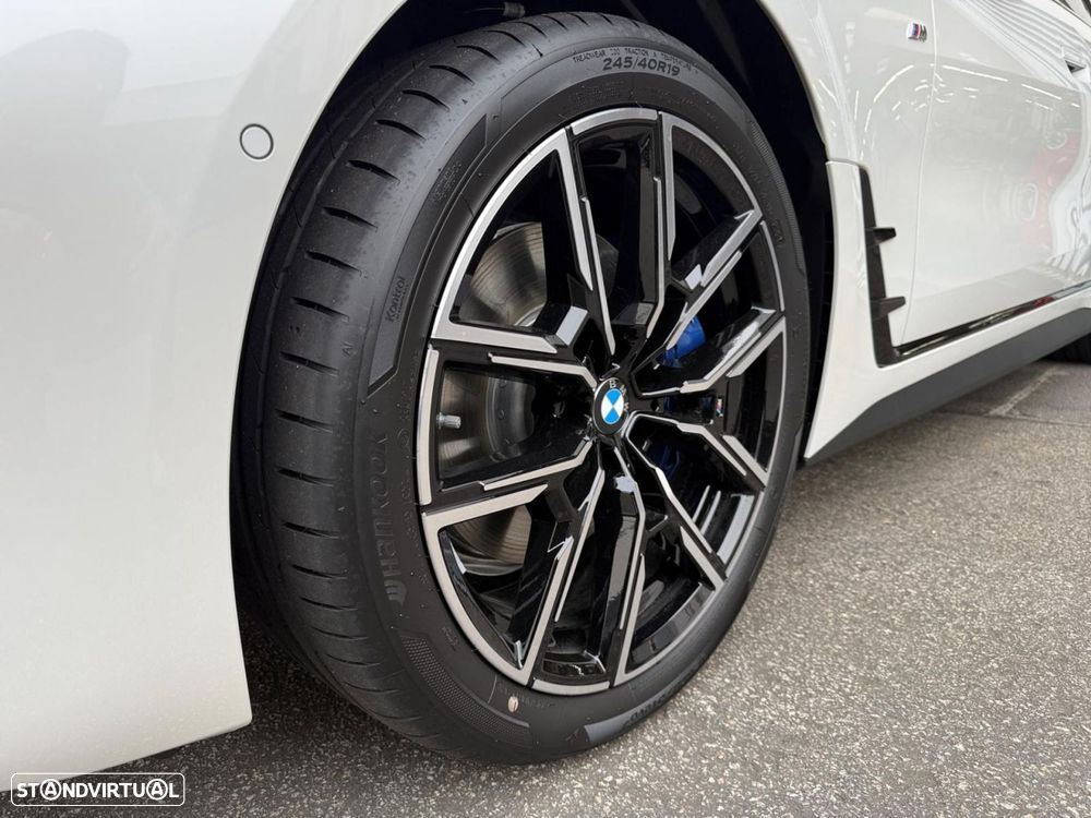 BMW i4 eDrive40 Pack Desportivo M - 8