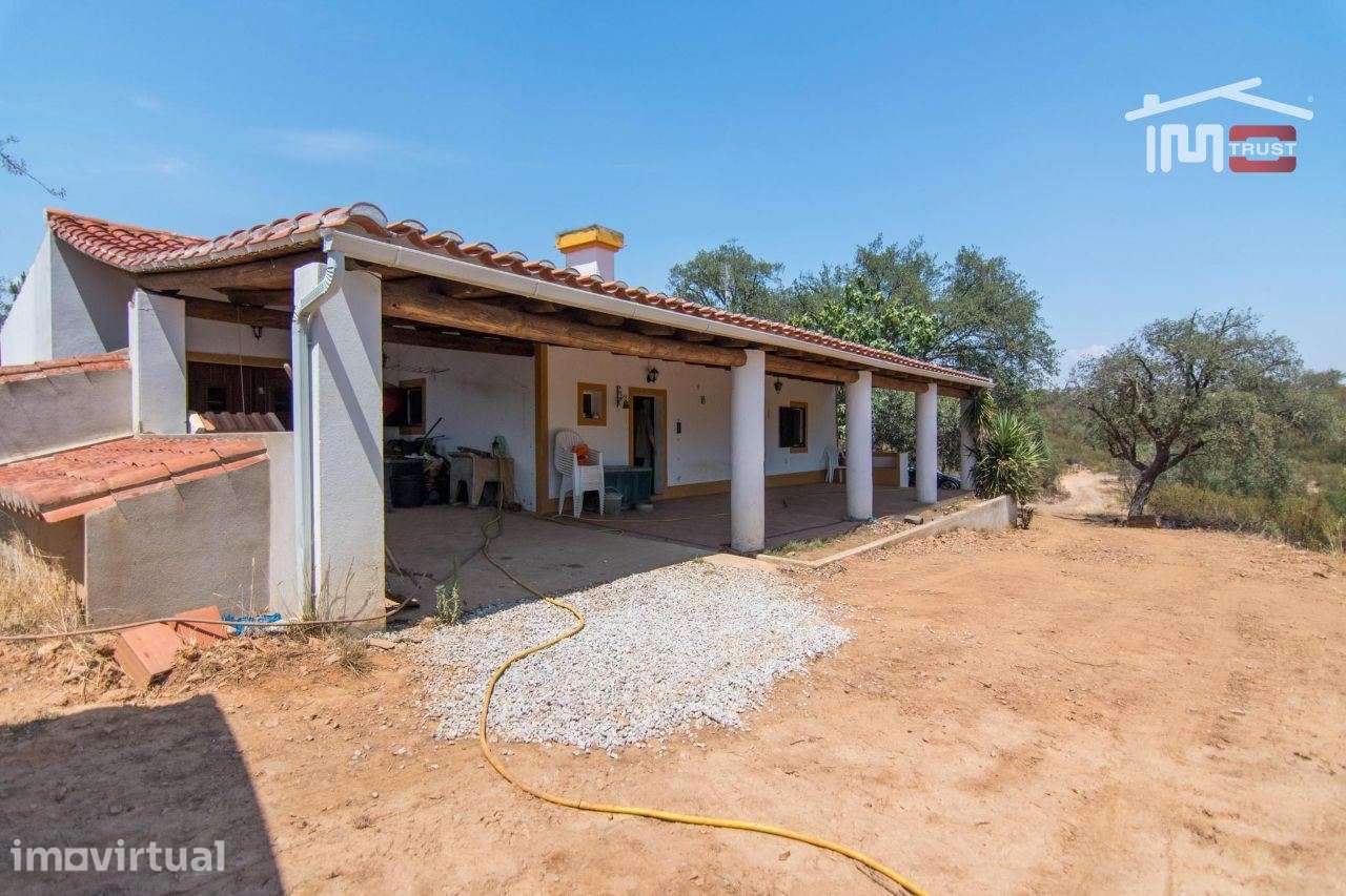 MONTE ALENTEJANO COM AREA TOTAL DE 170 MIL M2 COM 4 ARTIGOS URBANOS... - Grande imagem: 2/14