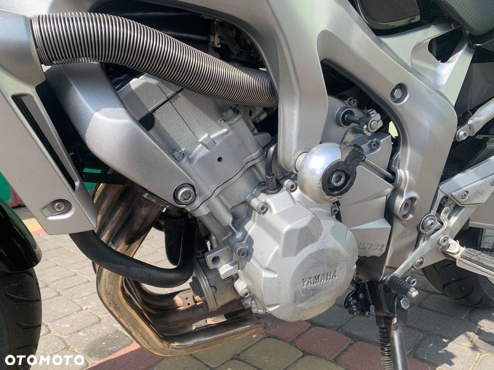 Yamaha FZ6 - 8