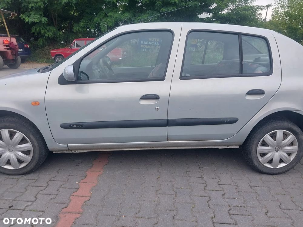 Renault Thalia I Lift polift Clio II silnik 1.4 98 KM K4J skrzynia biegów drzwi prawe lewe przód tył lusterko zewnętrzne MV632 srebrne lampa sanki belka felga szyba czołowa panel szyb wyświetlacz mechanizm sterownik mcperson amortyztor fotel panel szyb silnik przewody węże wspomagania fotel NA CZĘŚCI WSZYSTKIE CZĘŚCI - 8