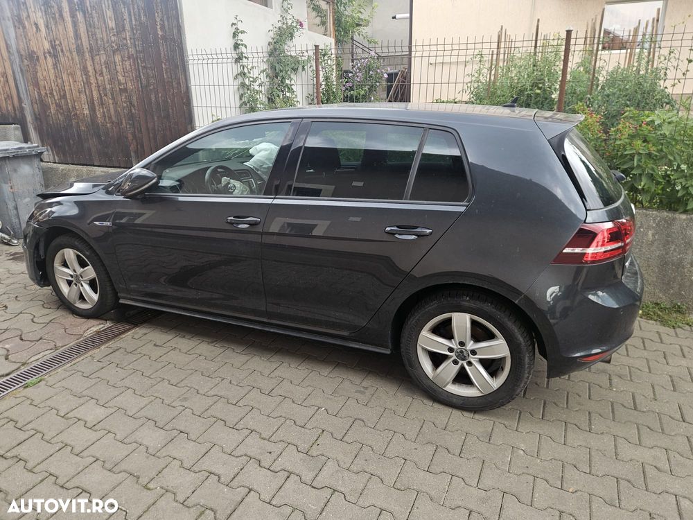 Volkswagen Golf Standard - 4