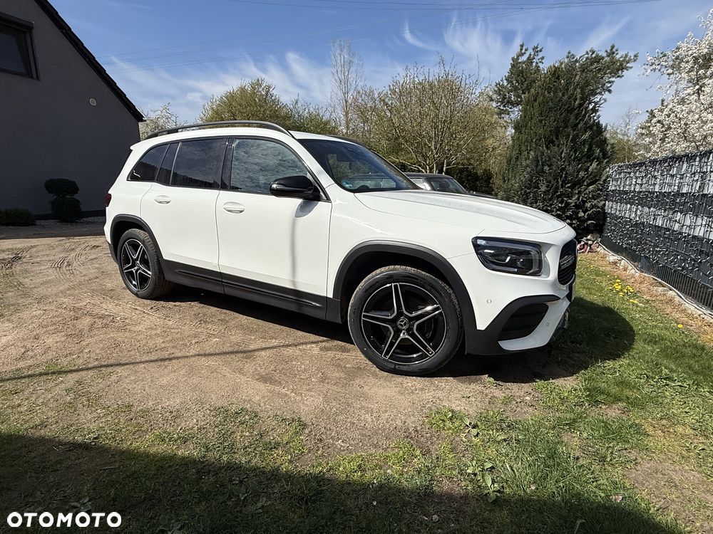 Mercedes-Benz GLB - 1