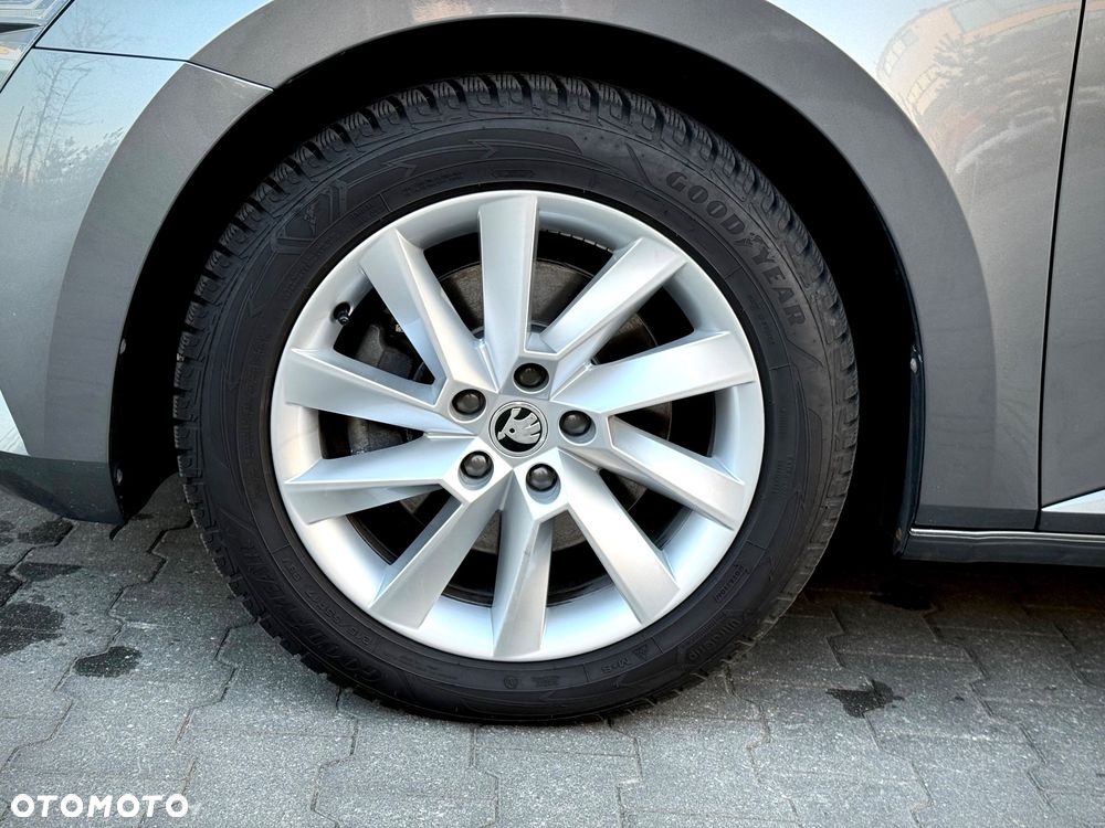 Skoda Superb 1.5 TSI DSG Ambition - 17
