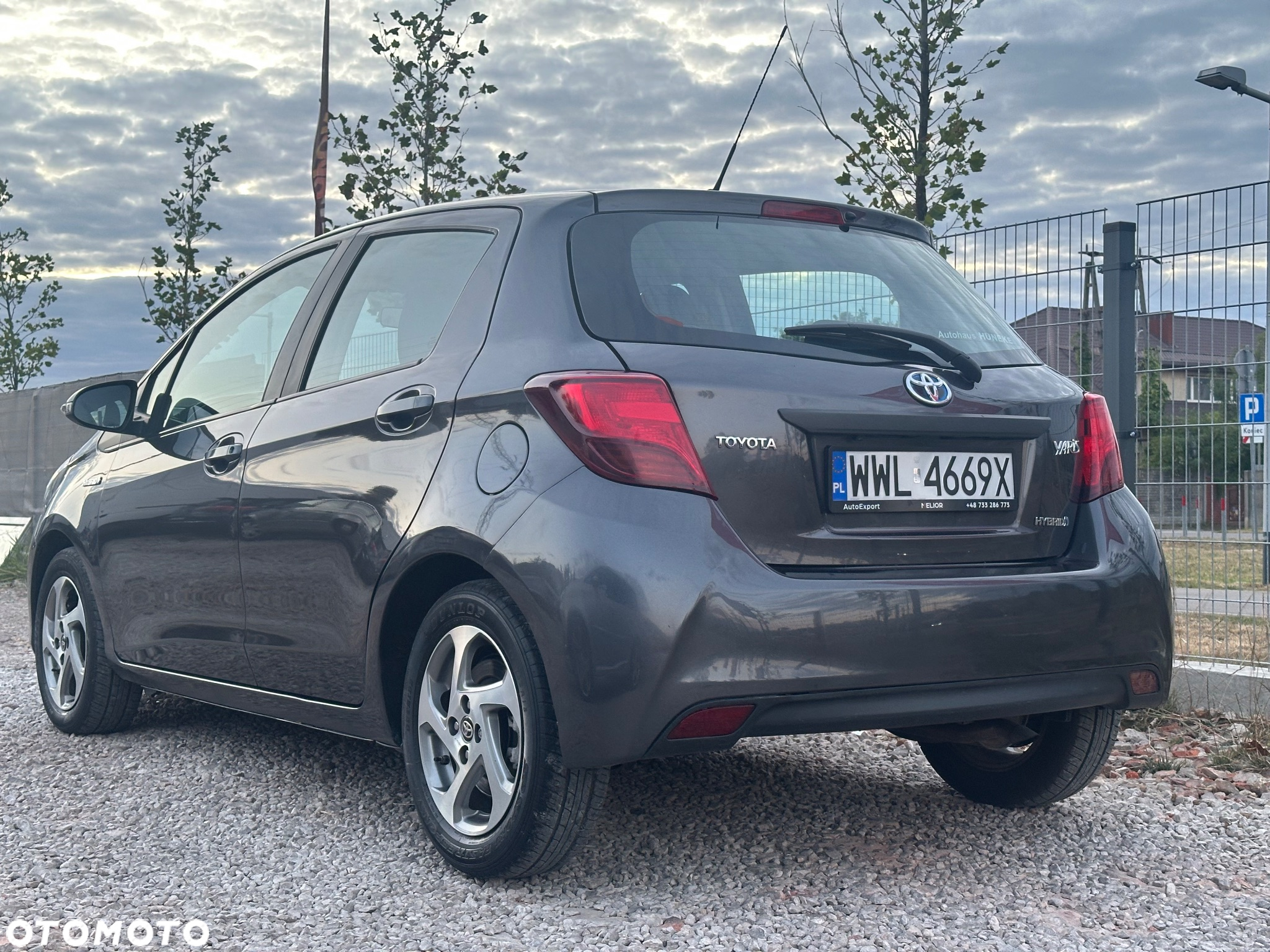 Toyota Yaris Hybrid 1.5 VVT-i - 6