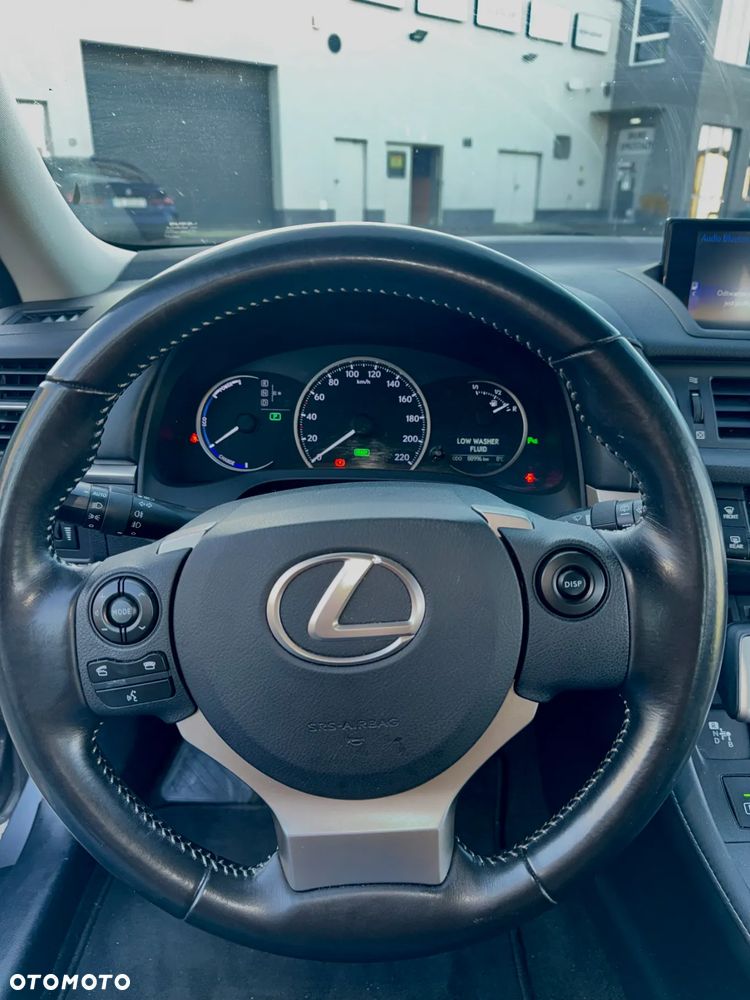 Lexus CT - 11