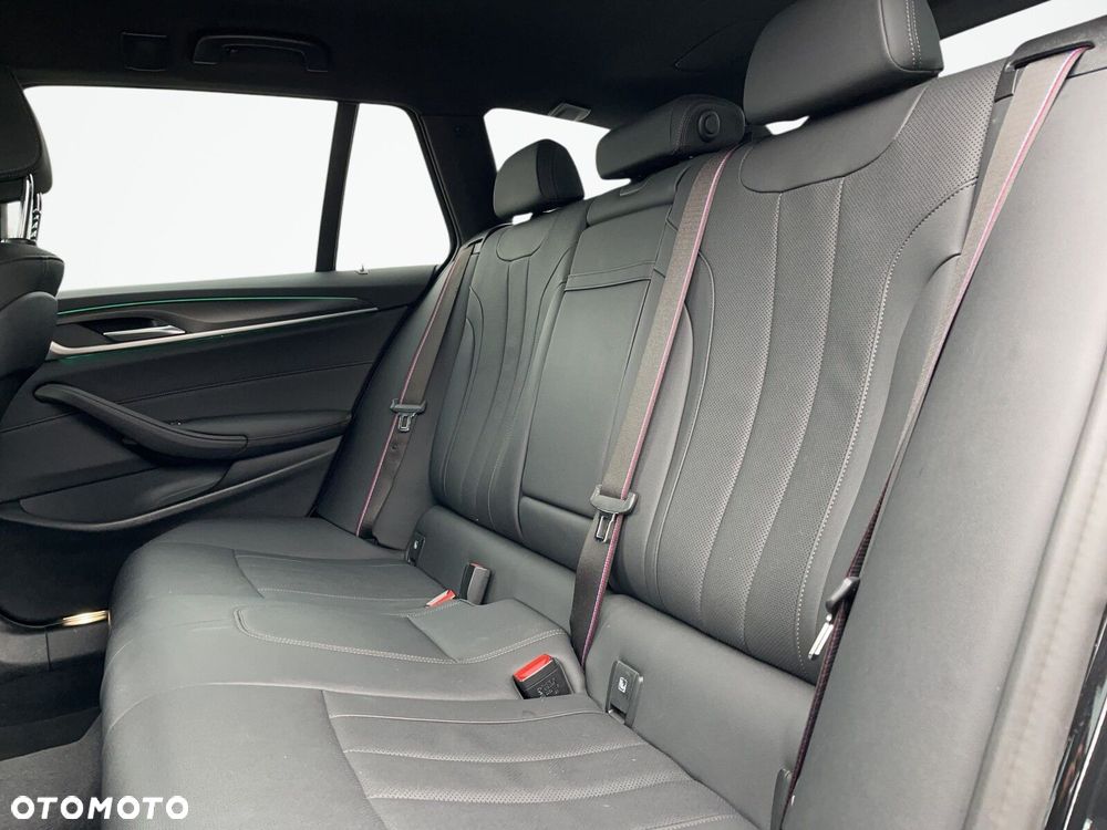BMW Seria 5 520d xDrive mHEV M Sport sport - 14