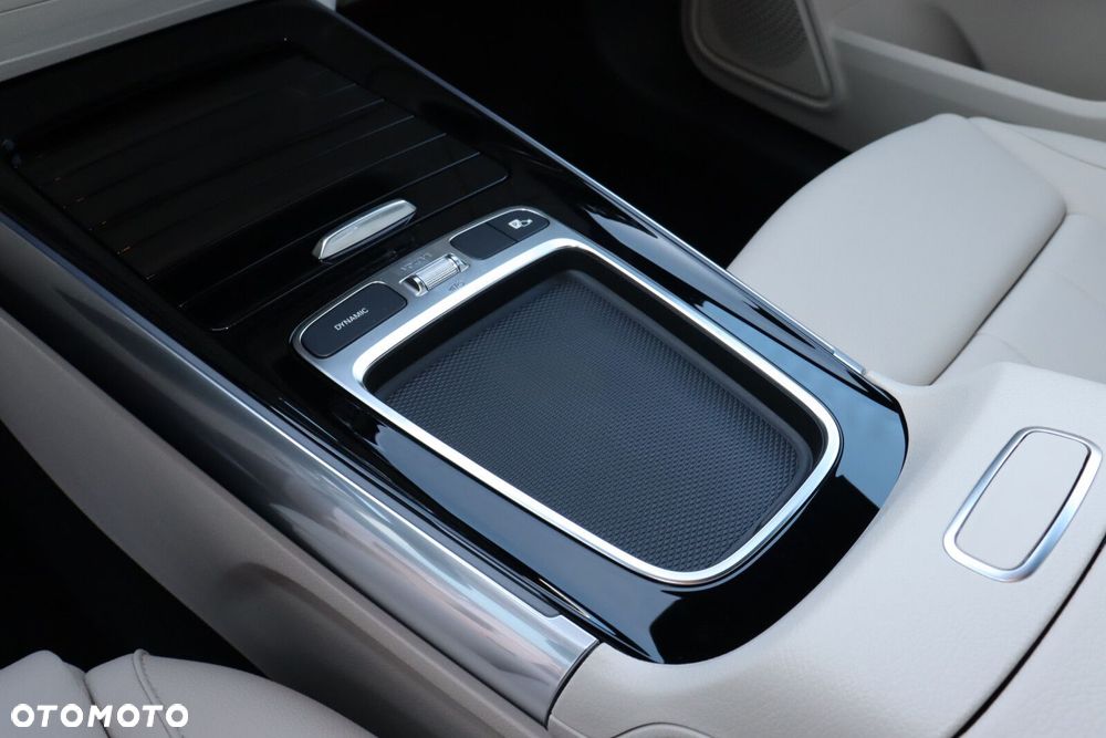 Mercedes-Benz GLA 200 d Progressive 8G-DCT - 13