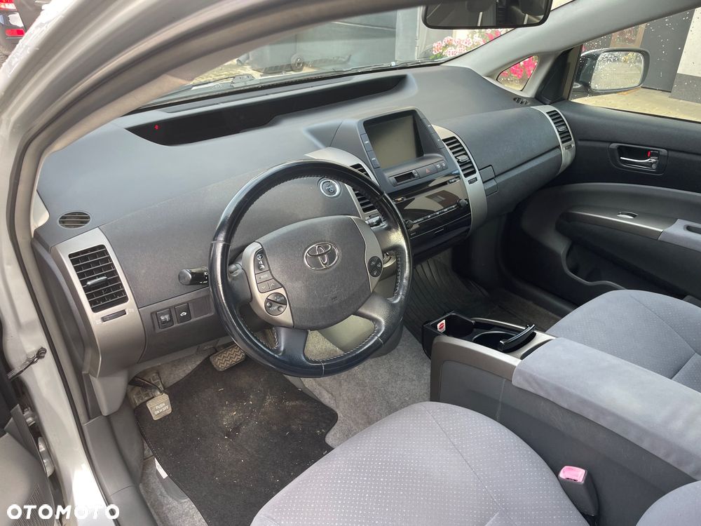 Toyota Prius (Hybrid) Sol - 7