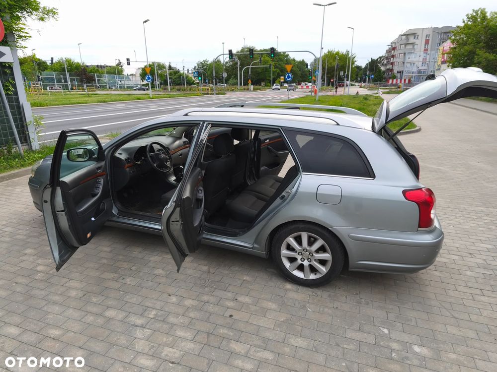 Toyota Avensis 1.8 VVT-i Luna - 11