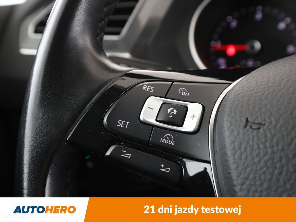 Volkswagen Tiguan - 31