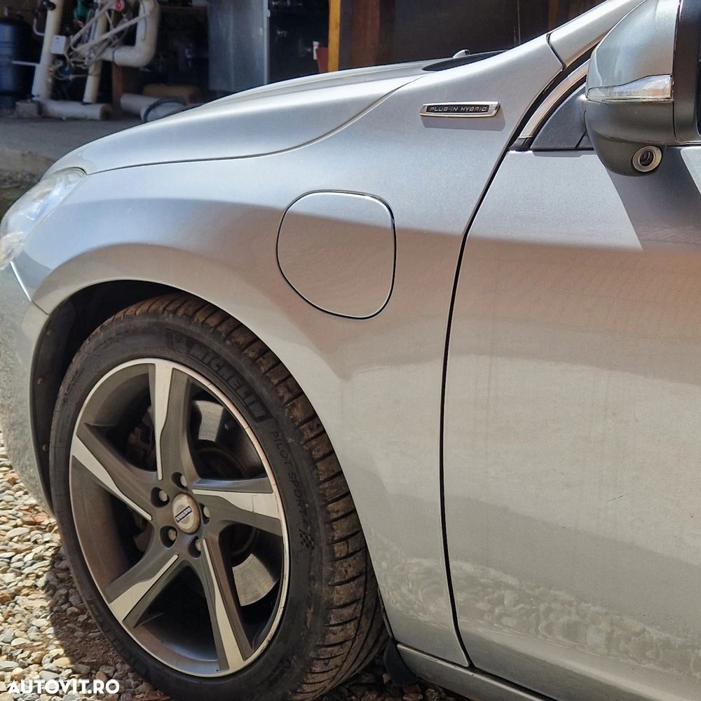 Volvo V60 D6 Plug-In-Hybrid AWD Geartronic Momentum - 12