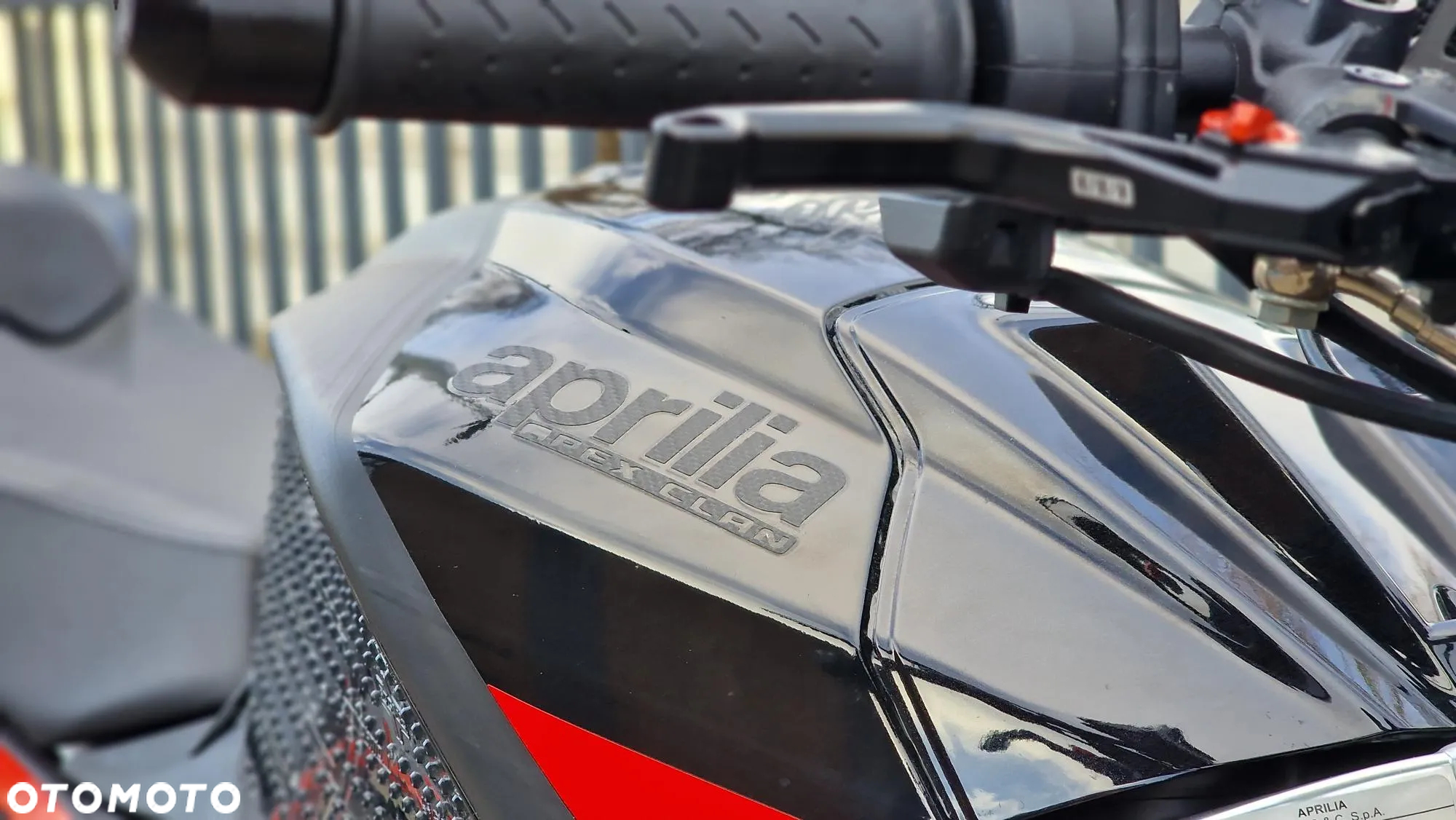 Aprilia Tuono - 12