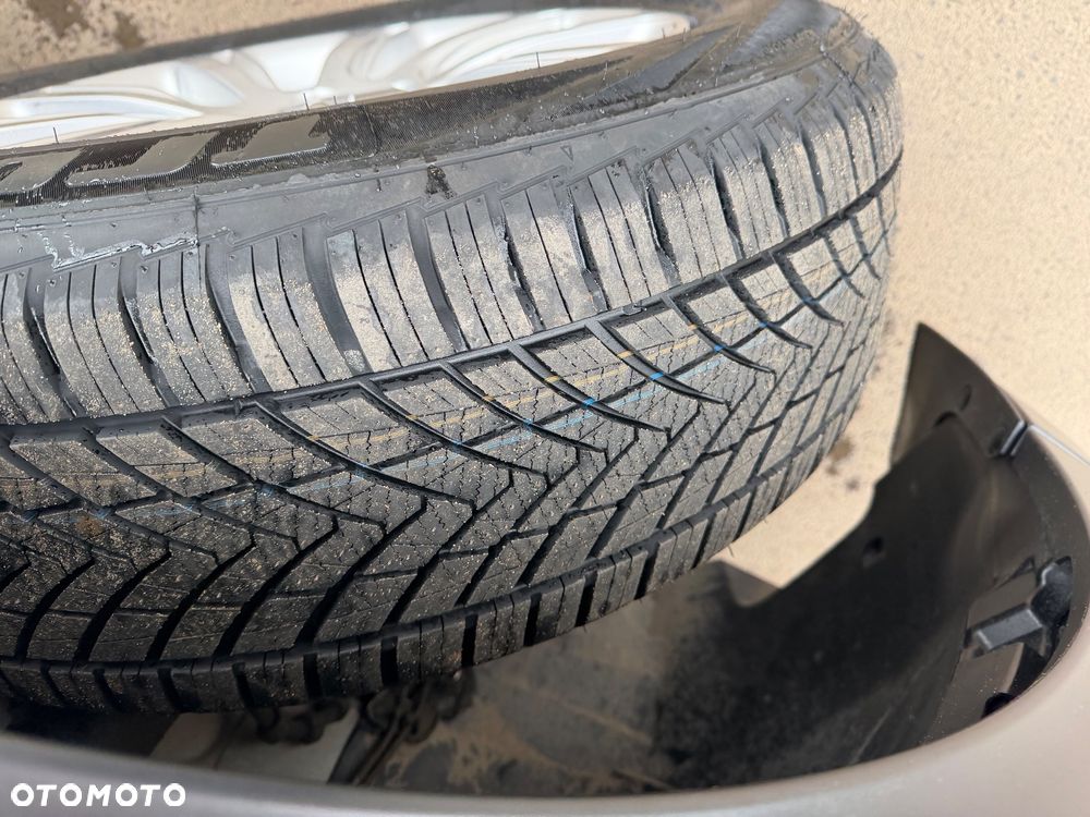 Land Rover Discovery Sport TD4 HSE Luxury - 13