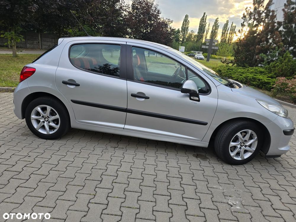 Peugeot 207 1.6 HDi 16V Trendy - 29