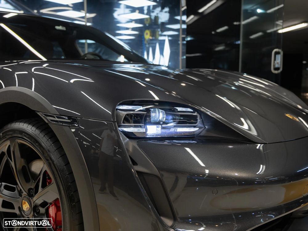 Porsche Taycan 4S - 25